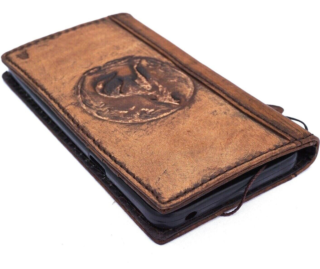 Handmade Leather Galaxy Phone Case: Wolf Stamping, Wallet Design