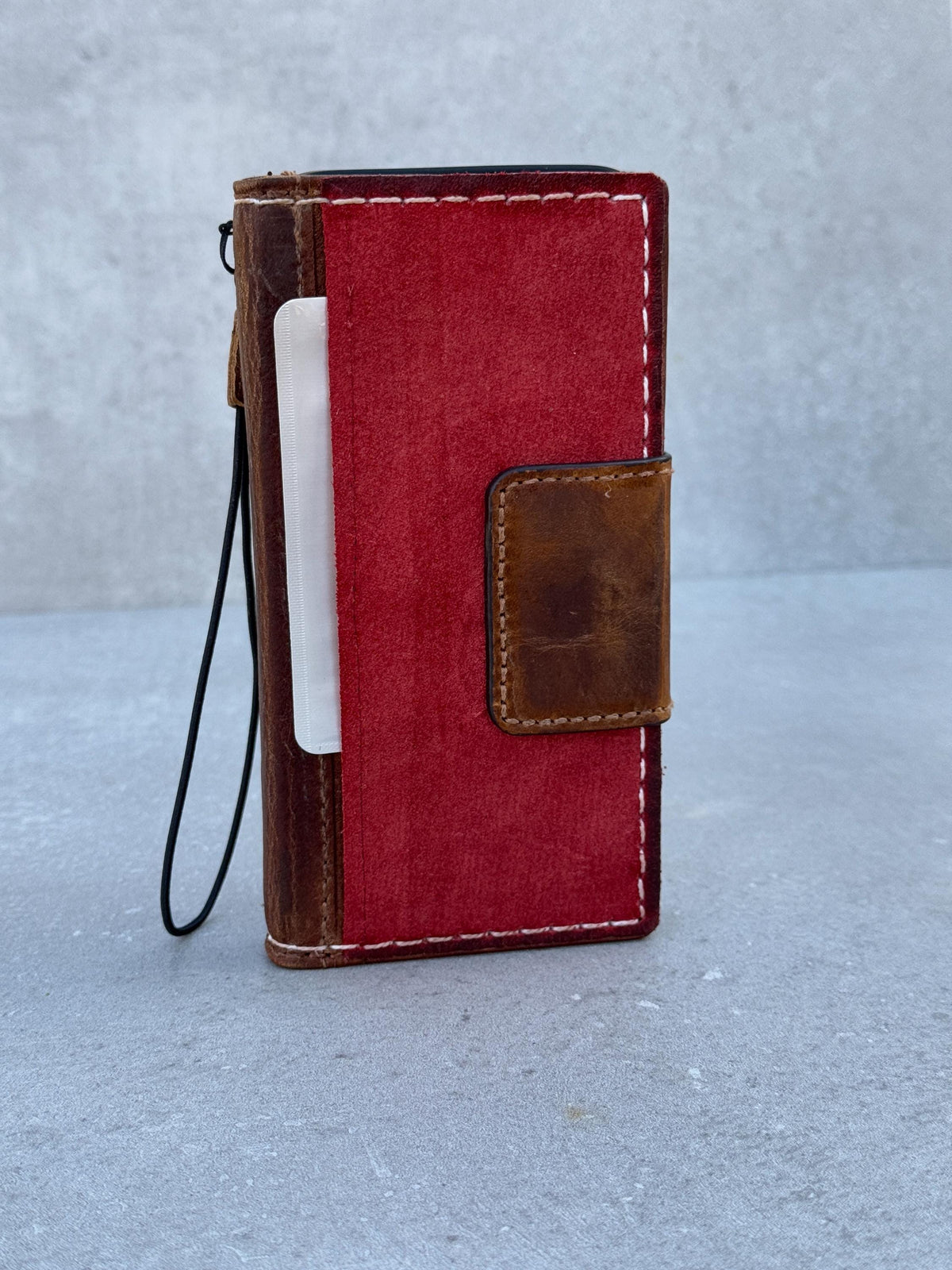 Handmade Leather Wallet Case for OnePlus: Luxury Wireless Design