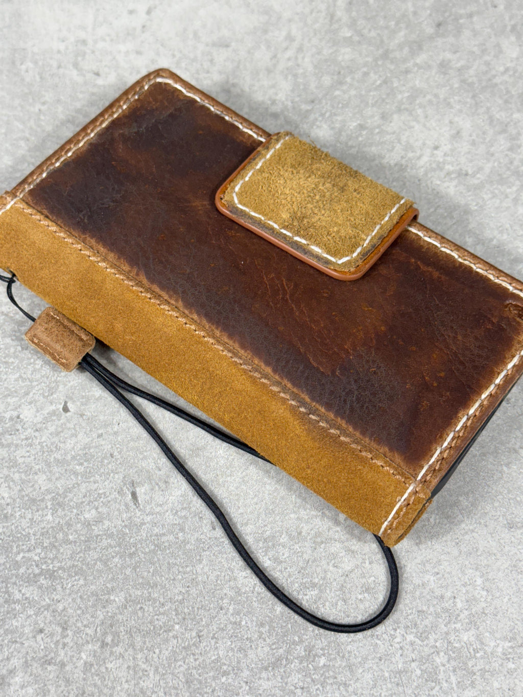 Handmade Leather Wallet Case for Google Pixel: Vintage Magnetic Card Holder