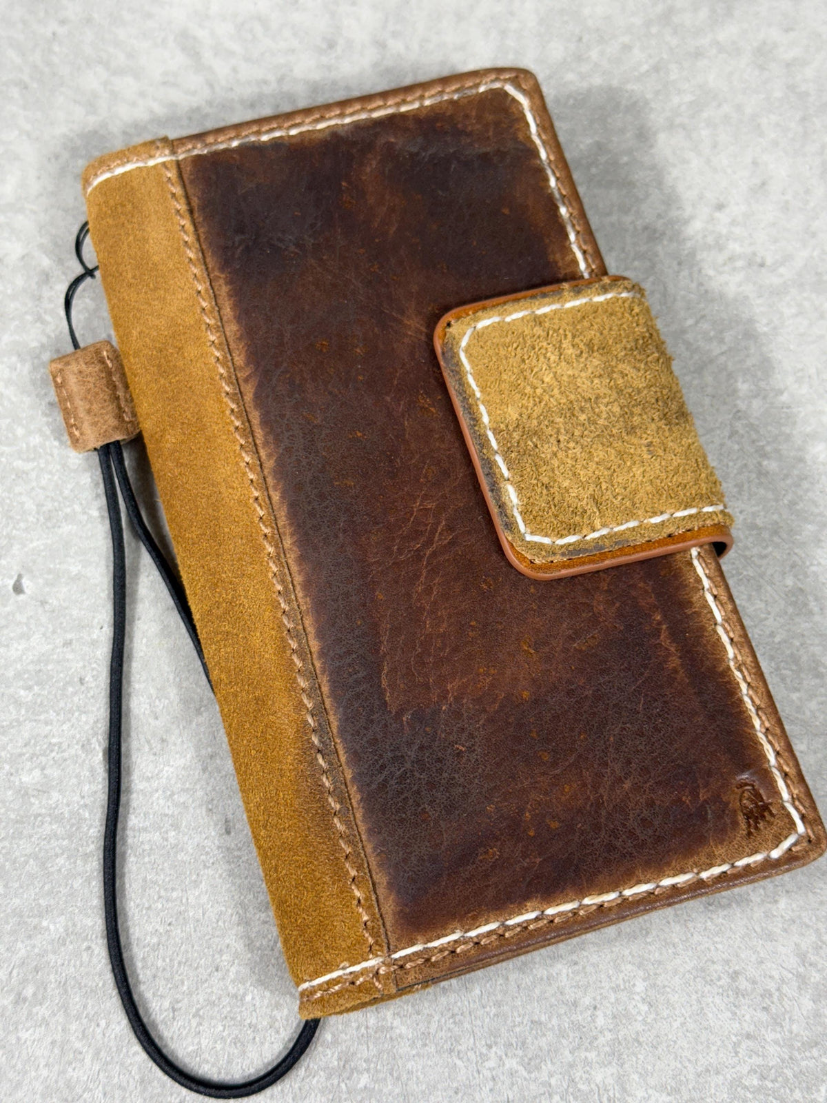 Handmade Leather Wallet Case for Google Pixel: Vintage Magnetic Card Holder