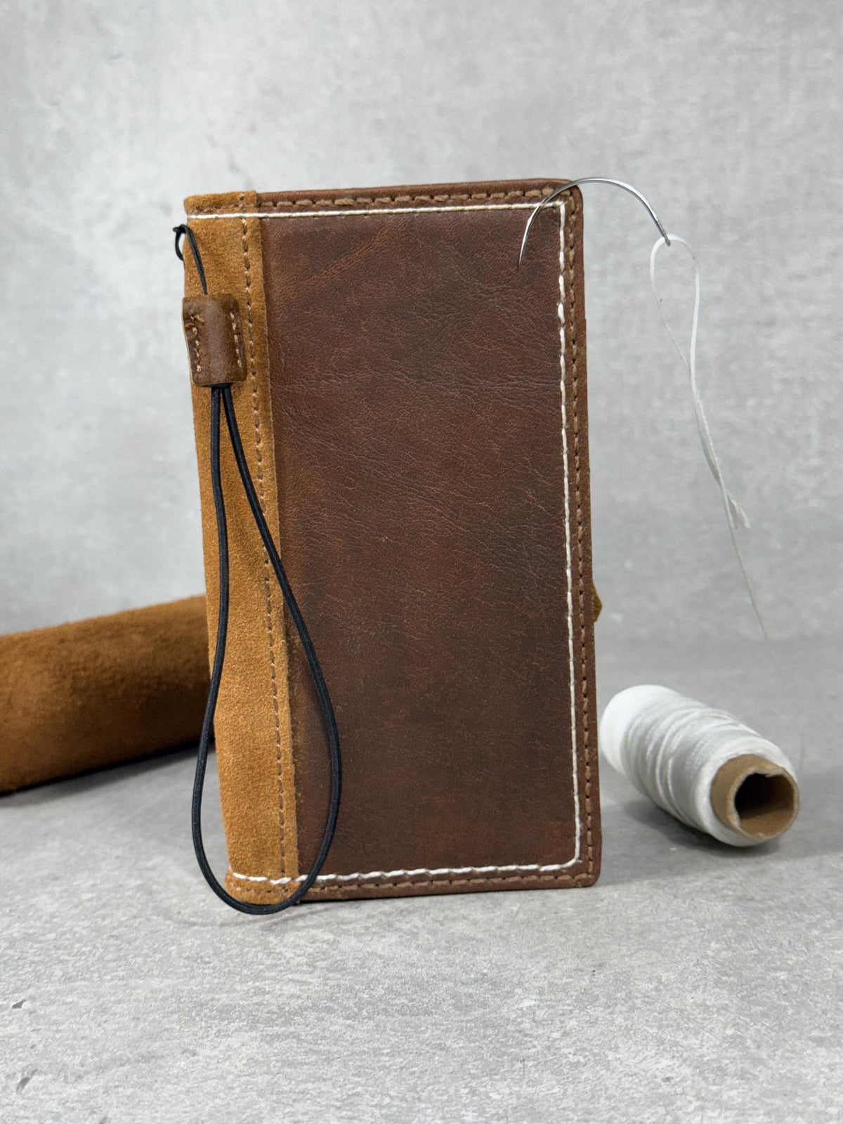 Handmade Leather Wallet Case for Google Pixel: Vintage Magnetic Card Holder