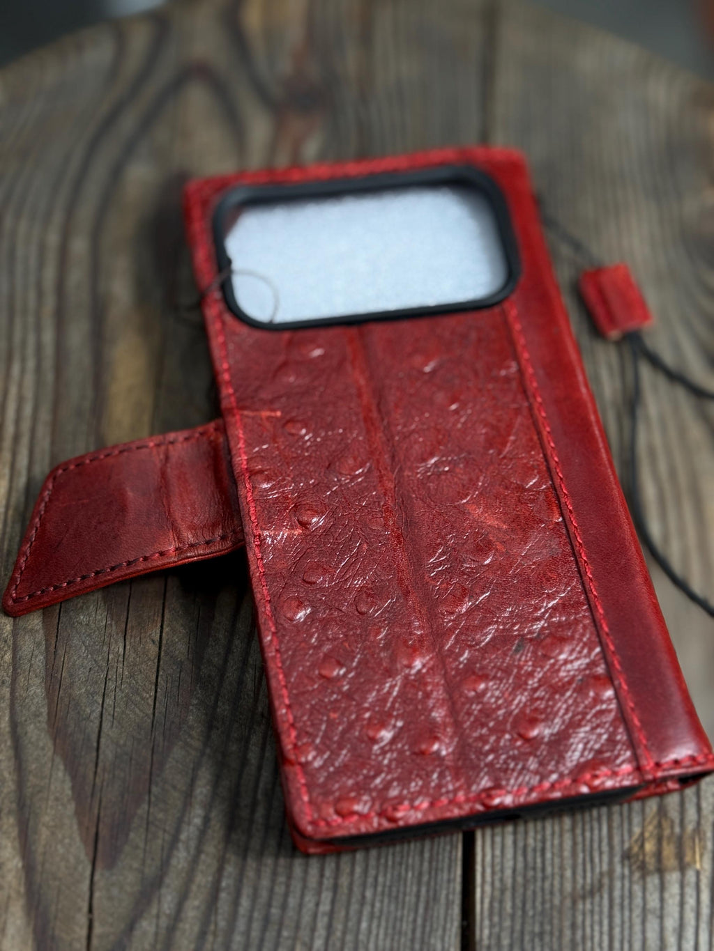 Ostrich Style Leather iPhone 17 Wallet Case: Vintage Book Design