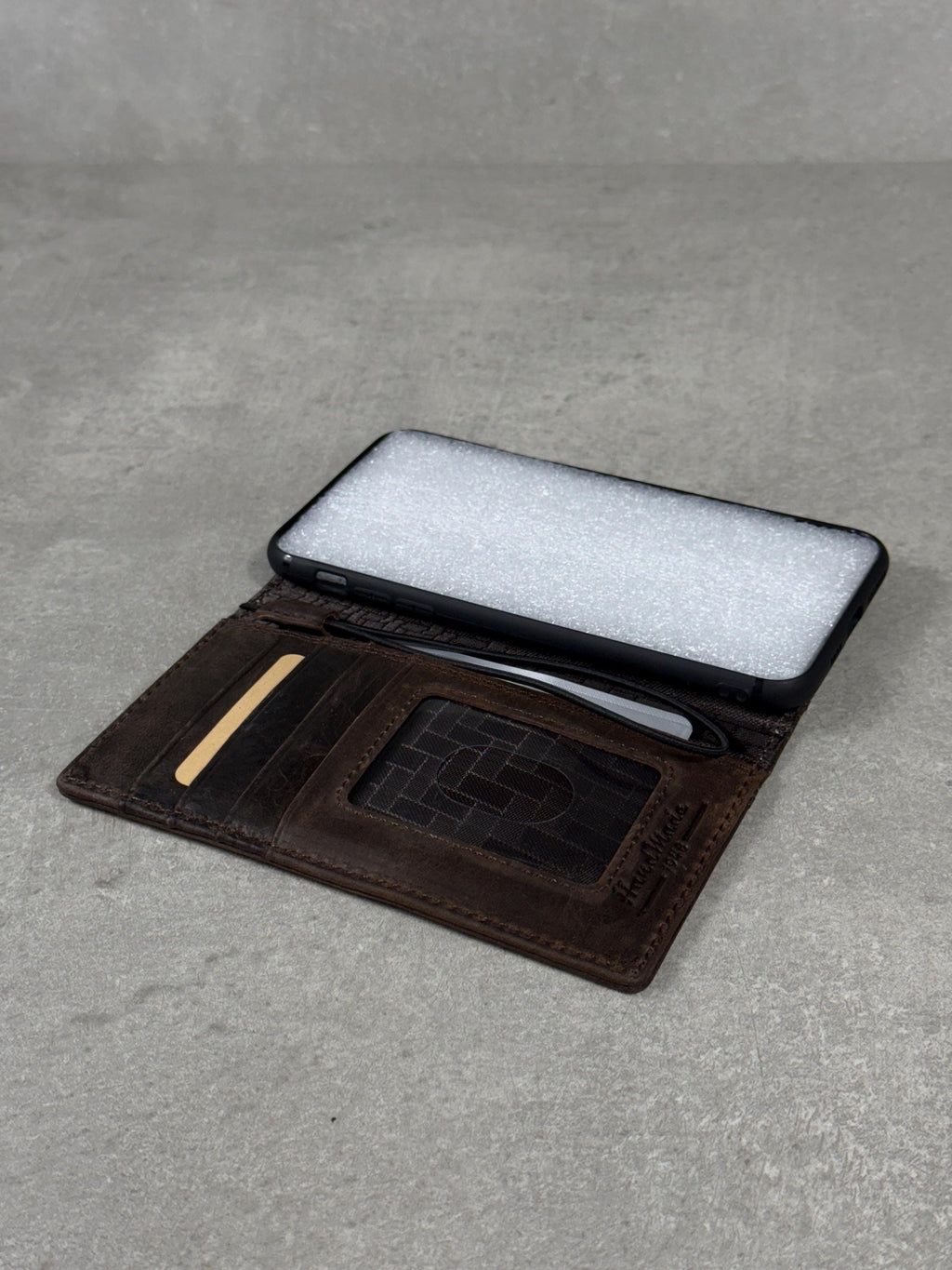 Vintage Leather Wallet Case for iPhone 17: Book Style, Card Slots