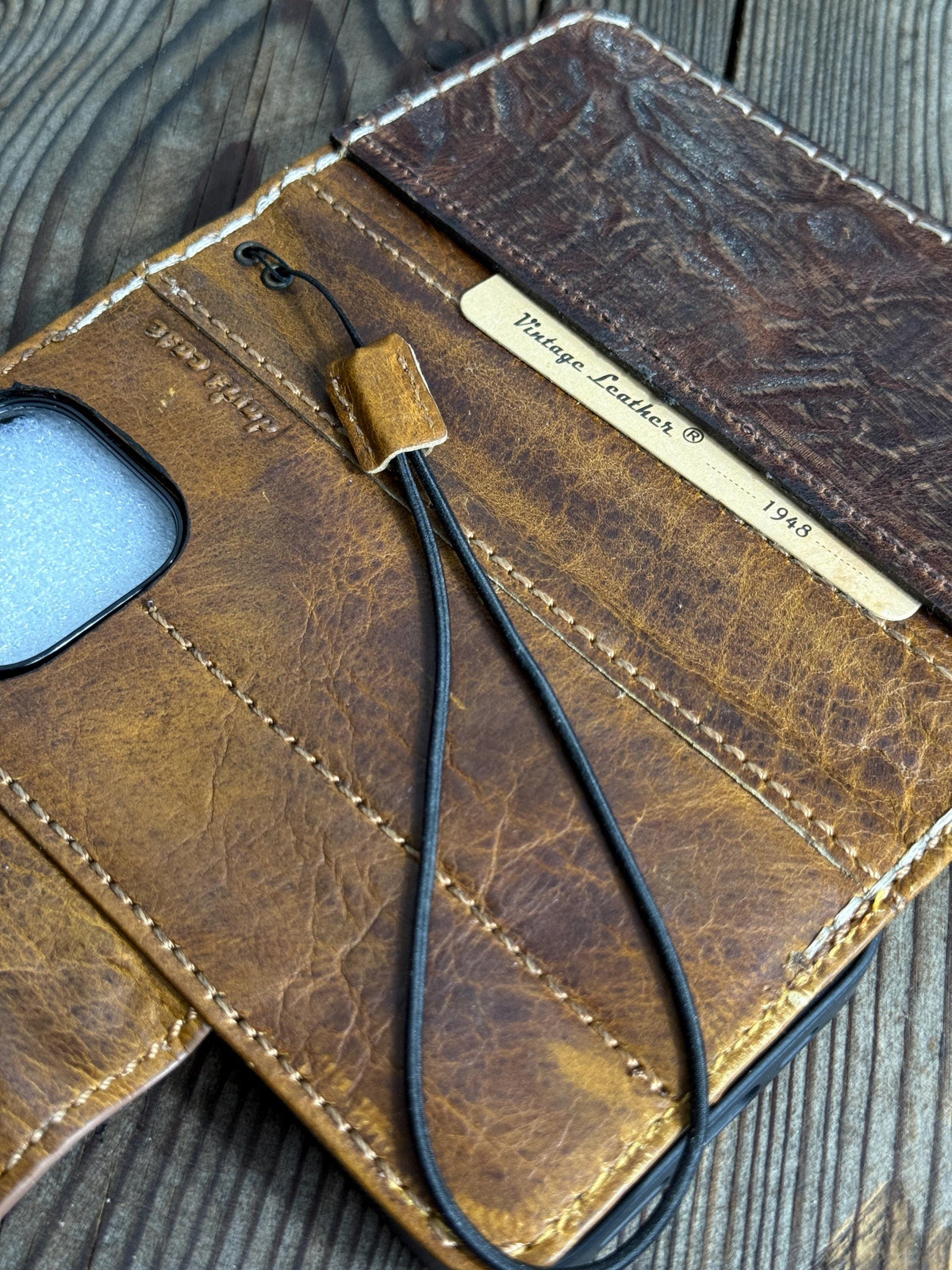 Vintage Leather iPhone 17 Wallet Case: Book Style, Card Slots