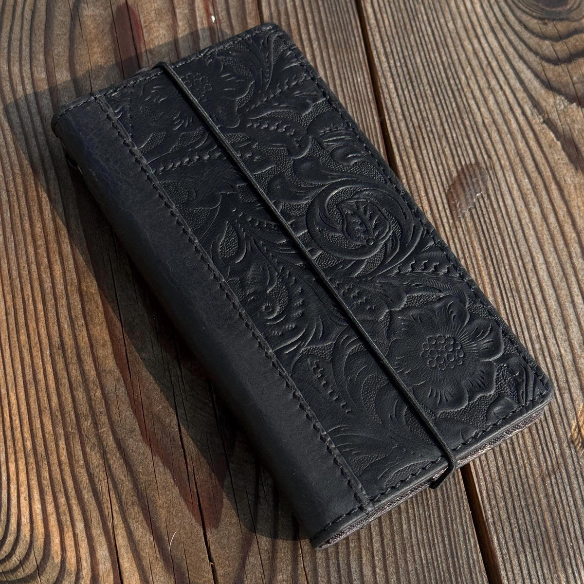 Vintage Leather Wallet Case for iPhone 17: Book Style, Card Slots