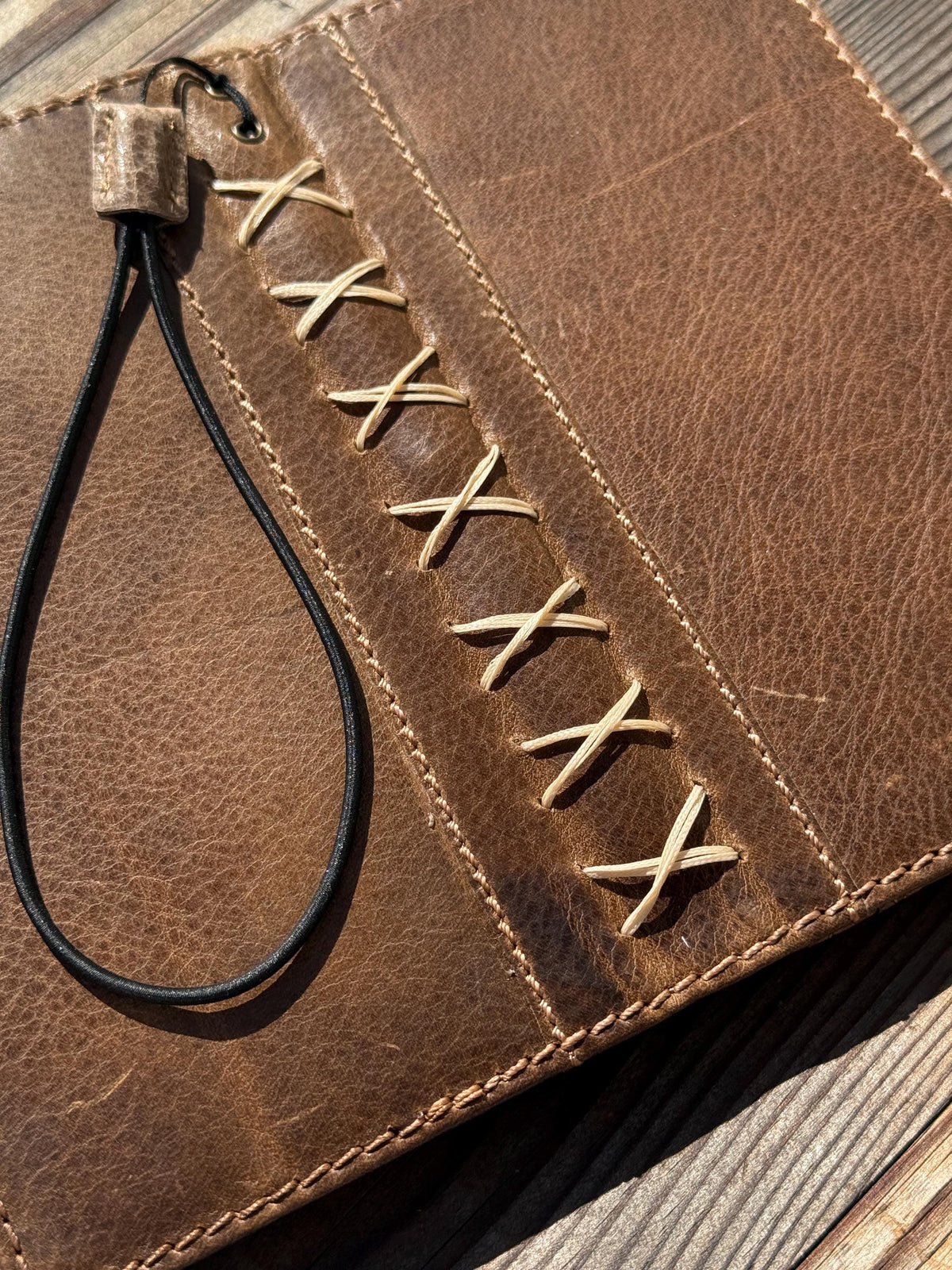 Vintage Leather iPhone 17 Wallet Case: Book Style, Card Slots