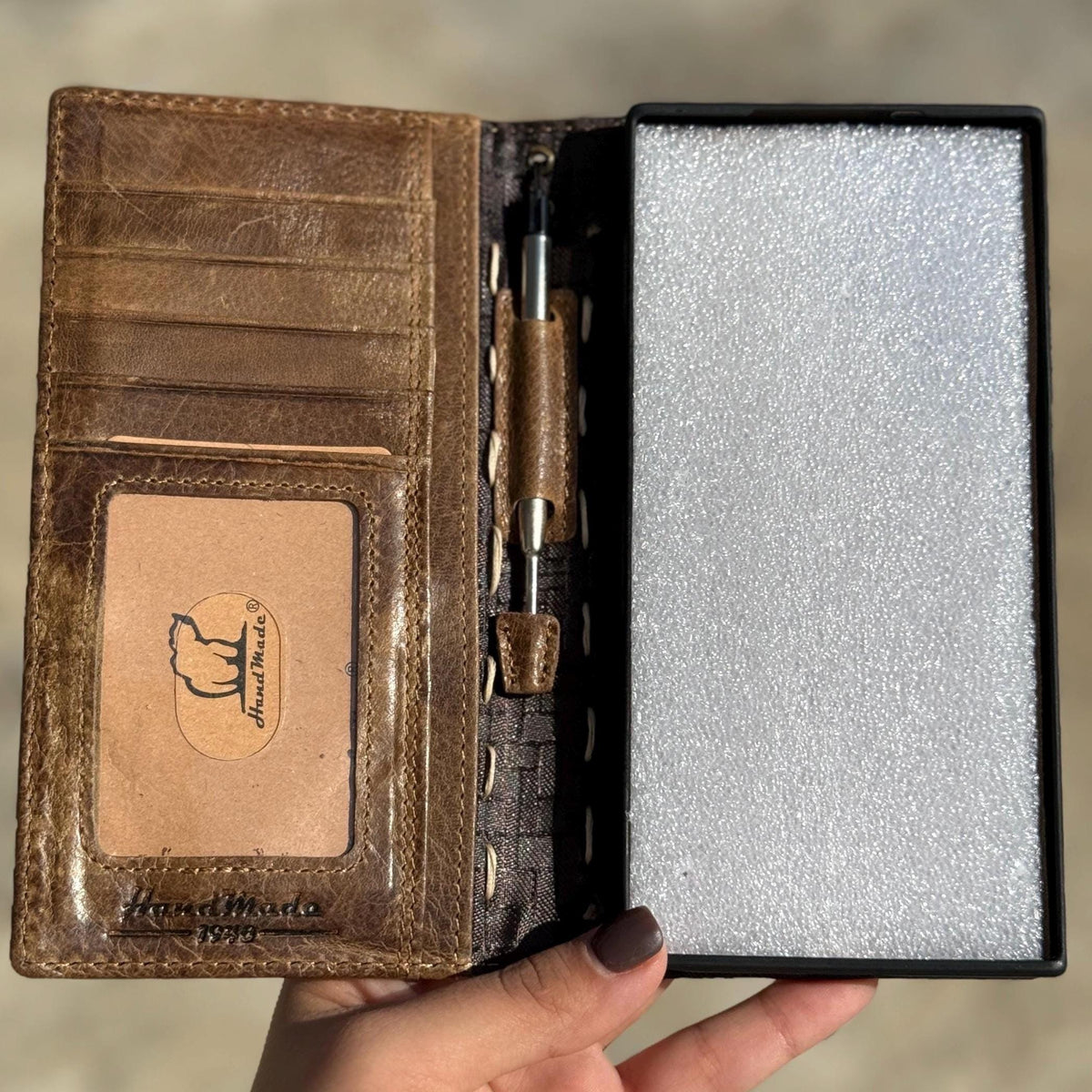 Vintage Leather iPhone 17 Wallet Case: Book Style, Card Slots