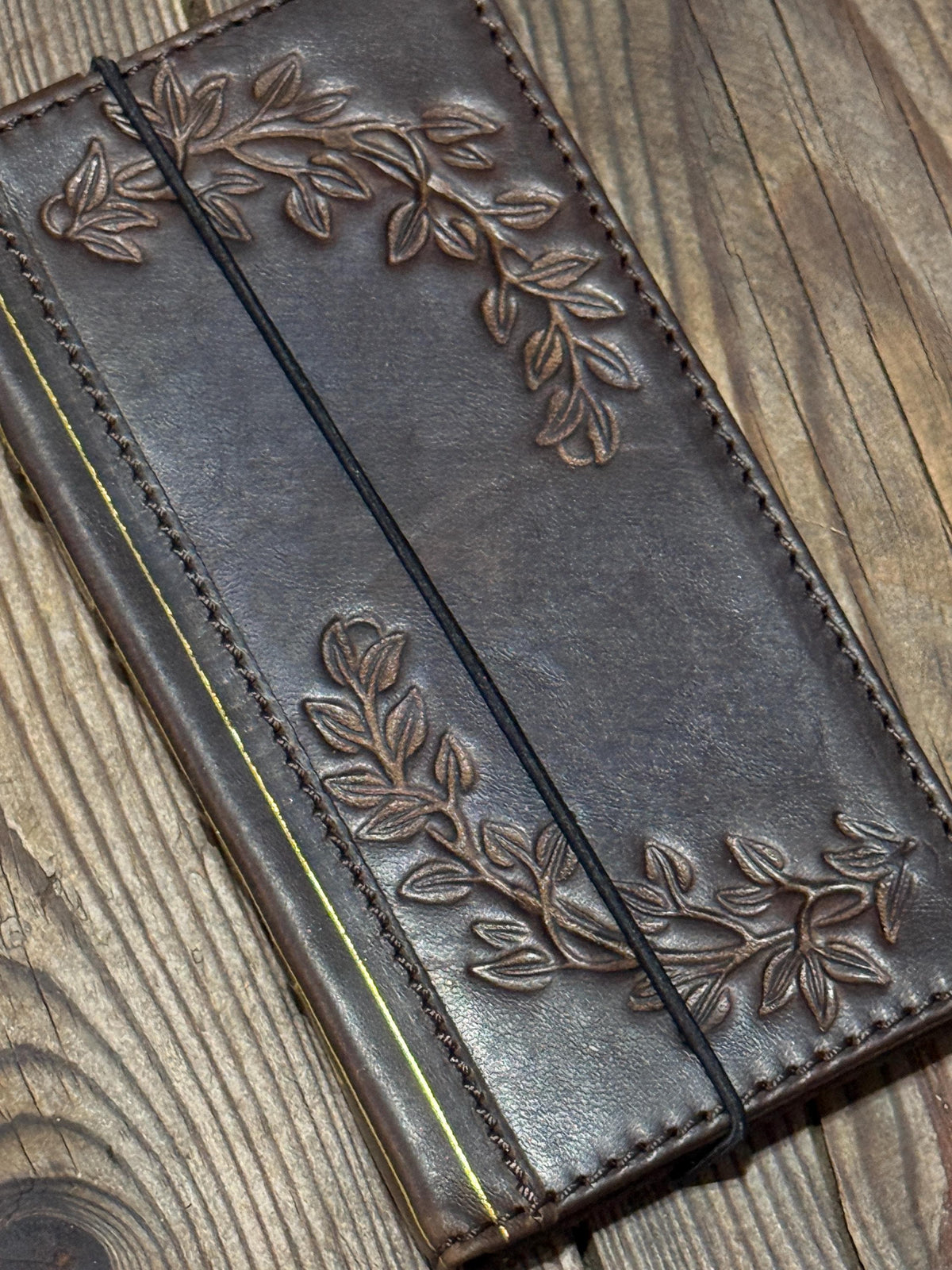 Handmade Leather Wallet Phone Case: Royal Book Design