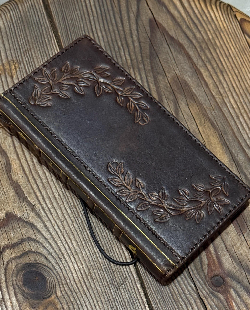 Vintage Book Style Leather iPhone 17 Wallet Case with Card Slots