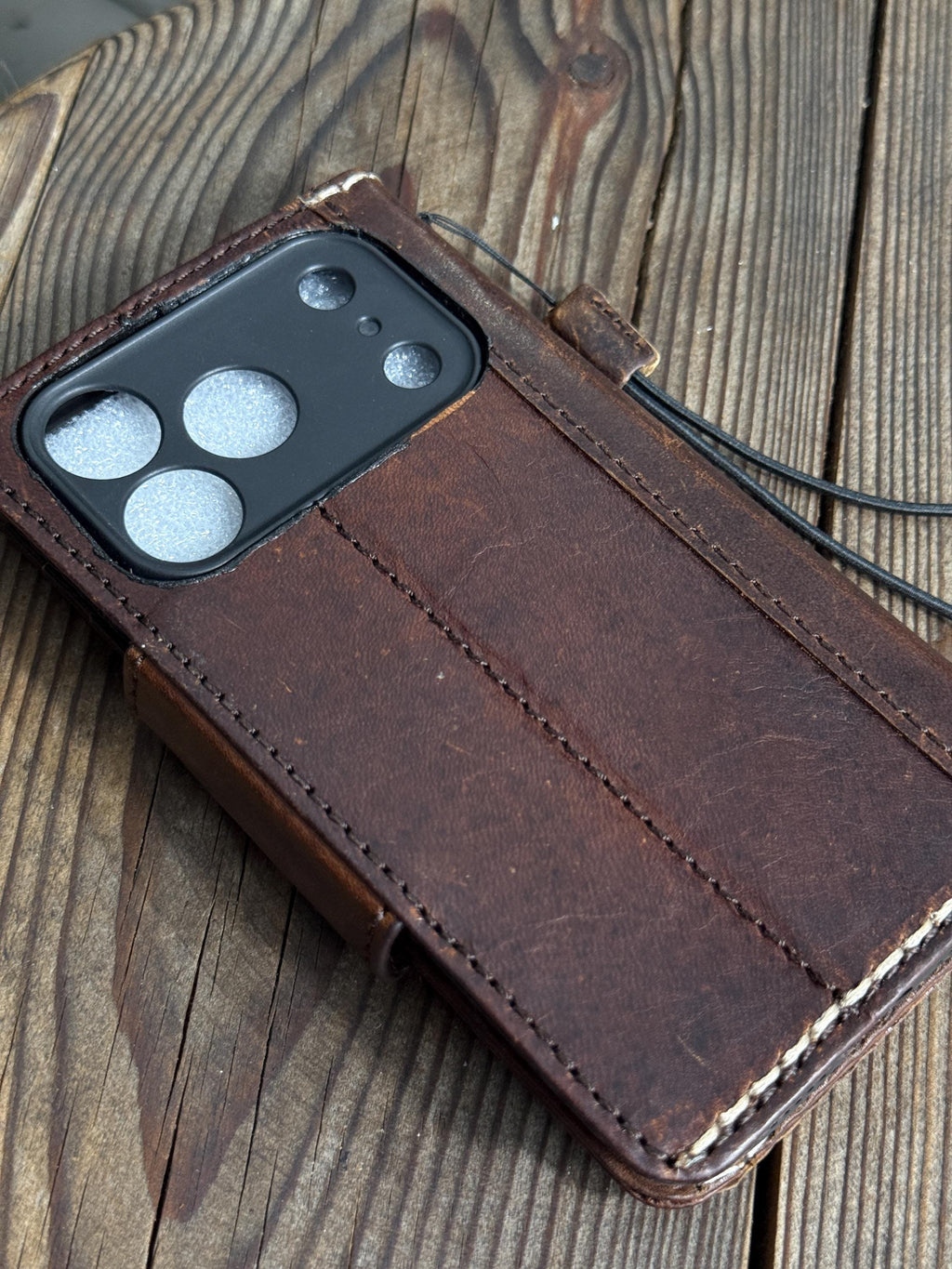 Vintage Leather iPhone 17 Wallet Case: Book Style, Card Slots