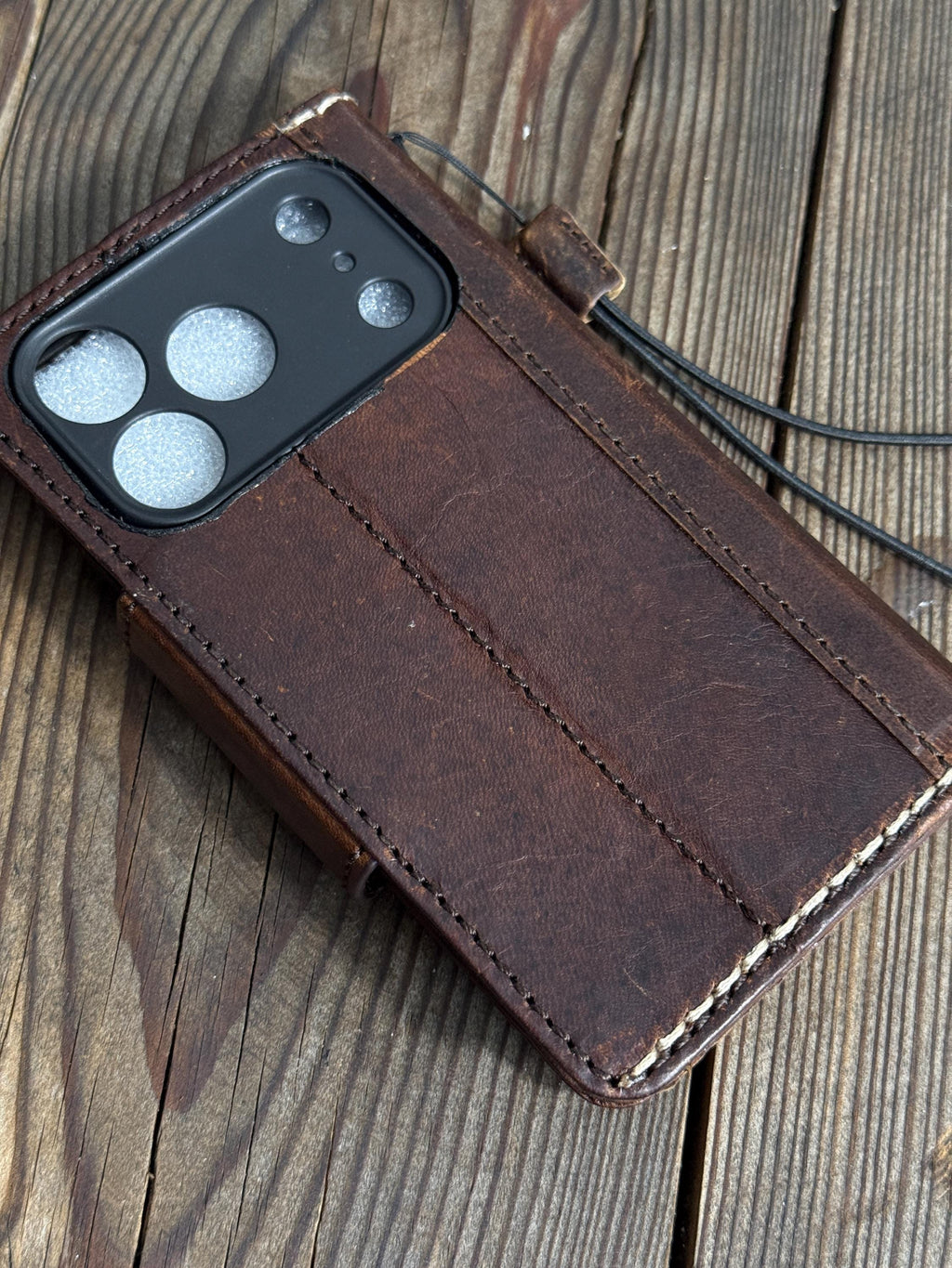 Vintage Leather iPhone 17 Wallet Case: Book Style, Card Slots