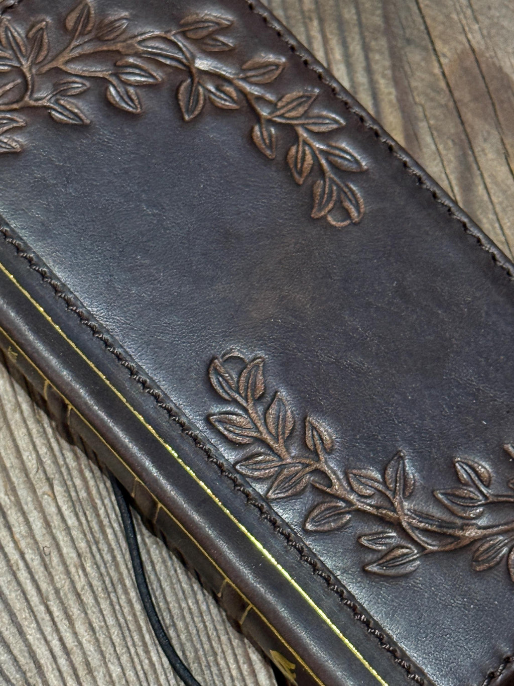 Handmade Leather Wallet Phone Case: Royal Book Design