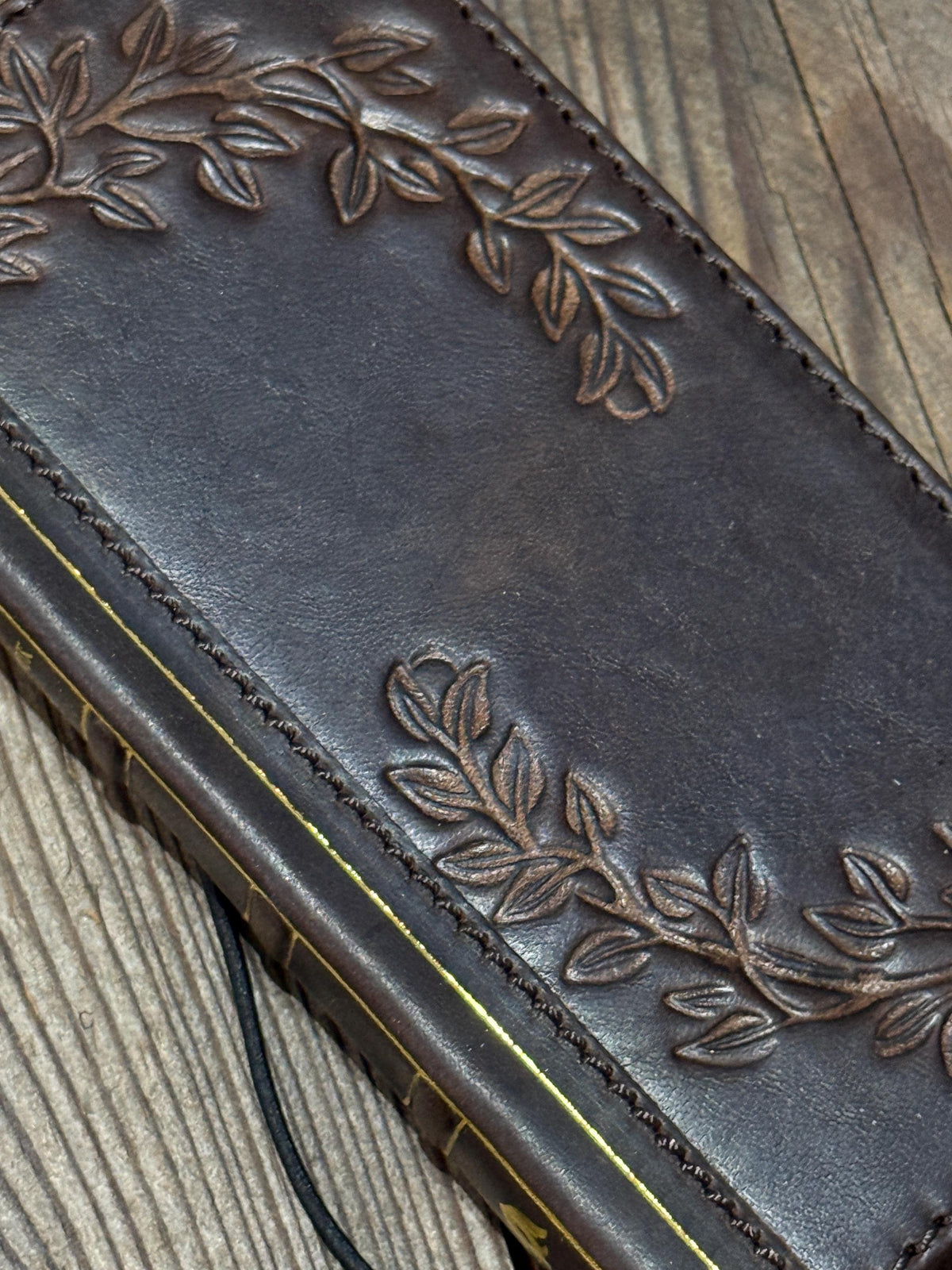 Handmade Leather Wallet Phone Case: Royal Book Design