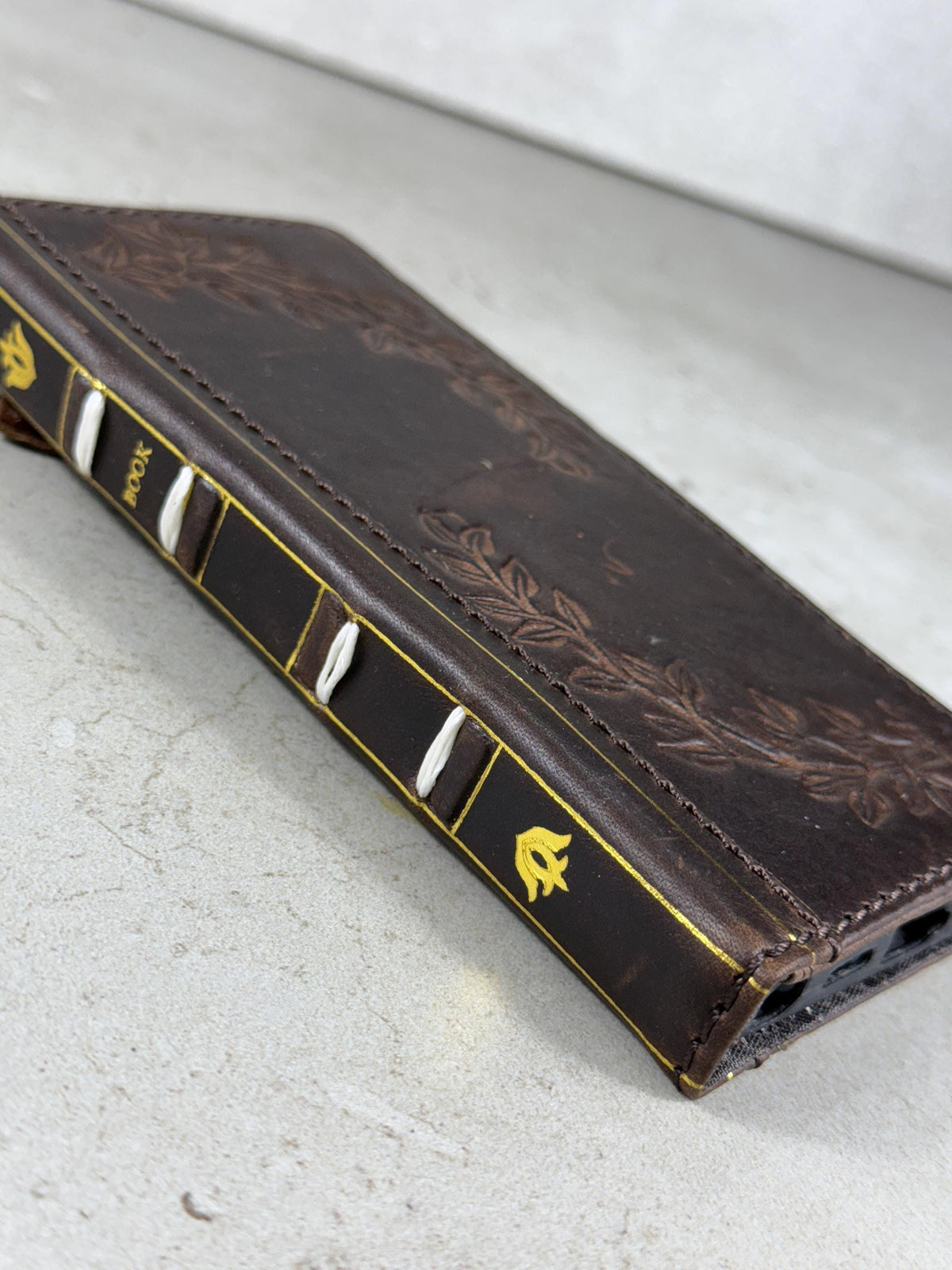 Handmade Leather Wallet Case for Google Pixel: Retro Card Holder with Zipper