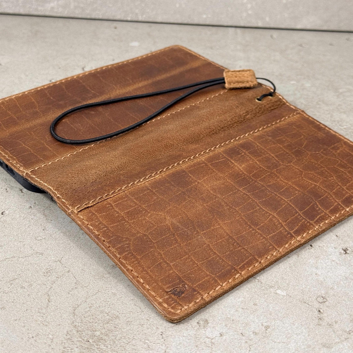 Genuine Leather Galaxy Wallet Case: Vintage Book Style, Card Slots S26 S25