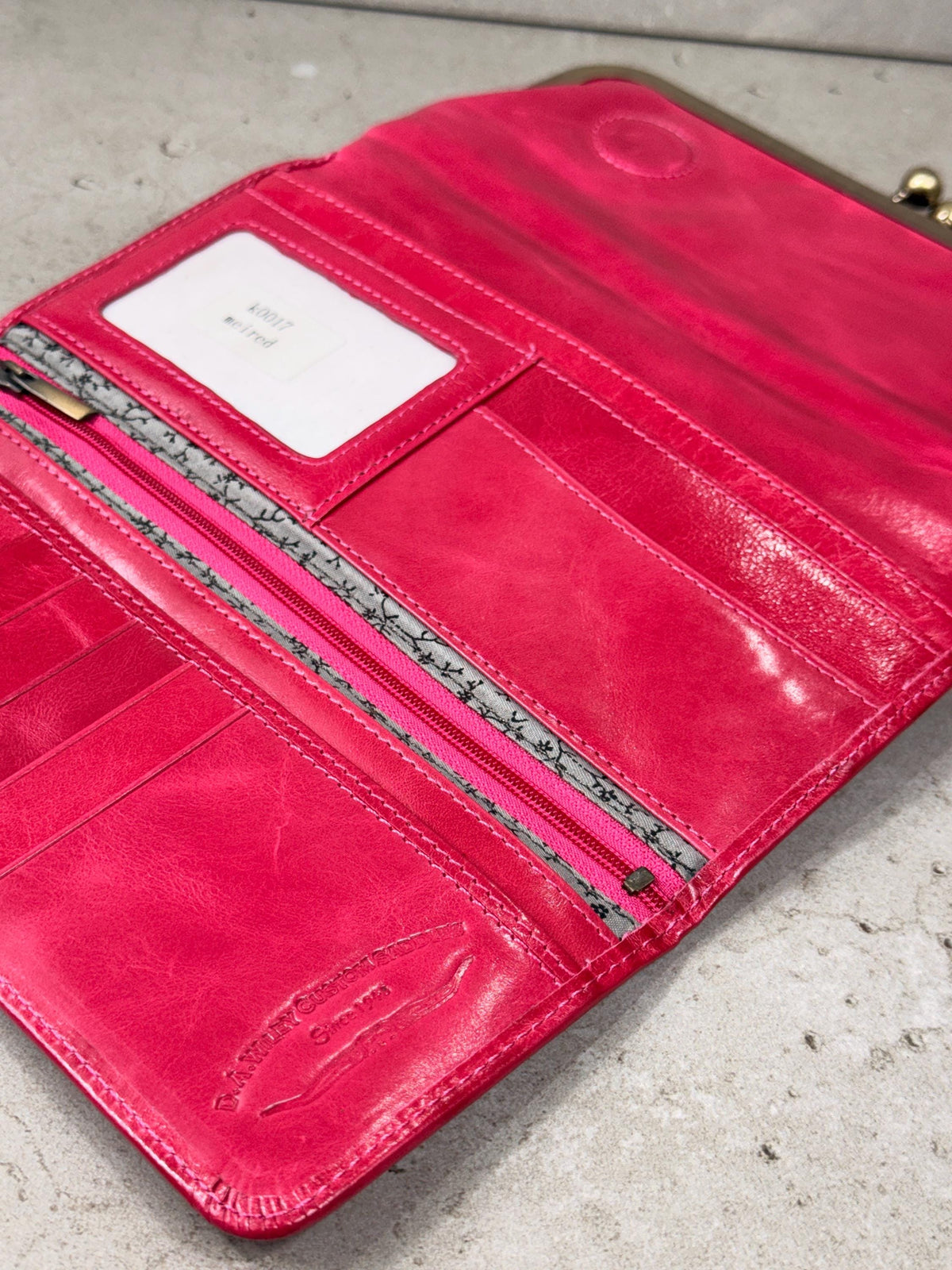 Handmade Leather Kiss Lock Wallet – Vintage Style Clutch Purse