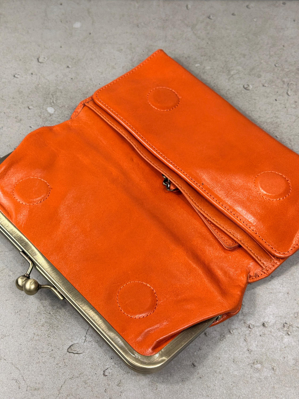 Handmade Leather Kiss Lock Wallet – Vintage Style Clutch Purse