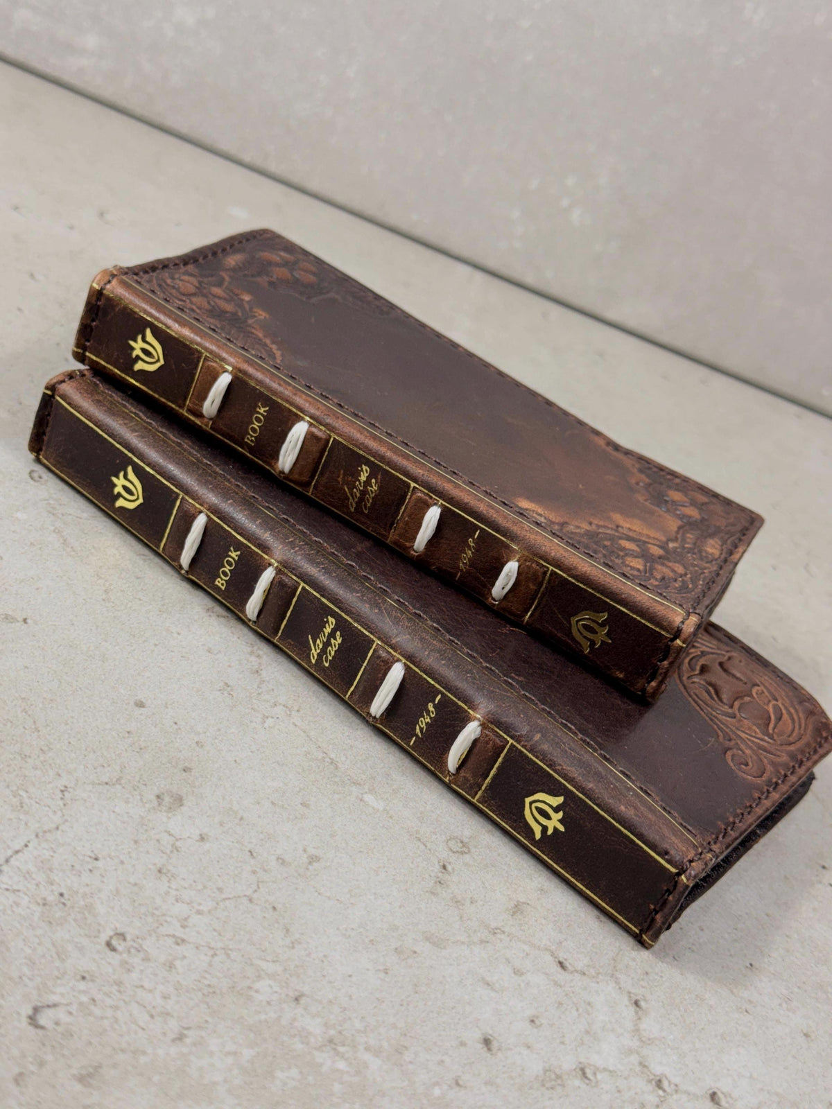Vintage Leather iPhone 17 Wallet Case: Book Style, Card Slots