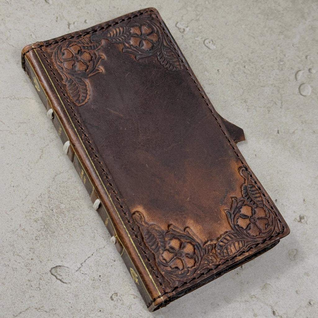 Vintage Leather iPhone 17 Wallet Case: Book Style, Card Slots