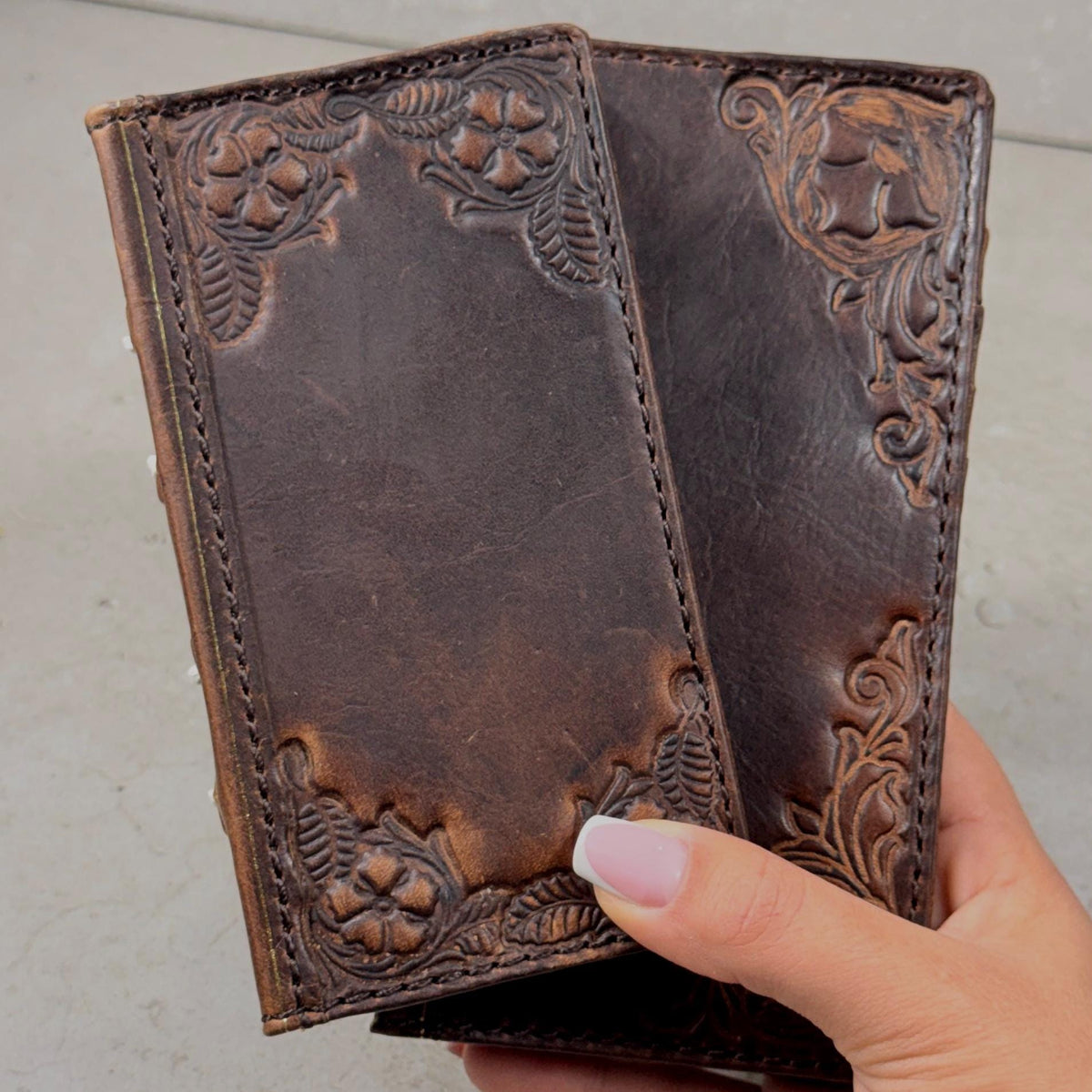 Vintage Leather iPhone 17 Wallet Case: Book Style, Card Slots