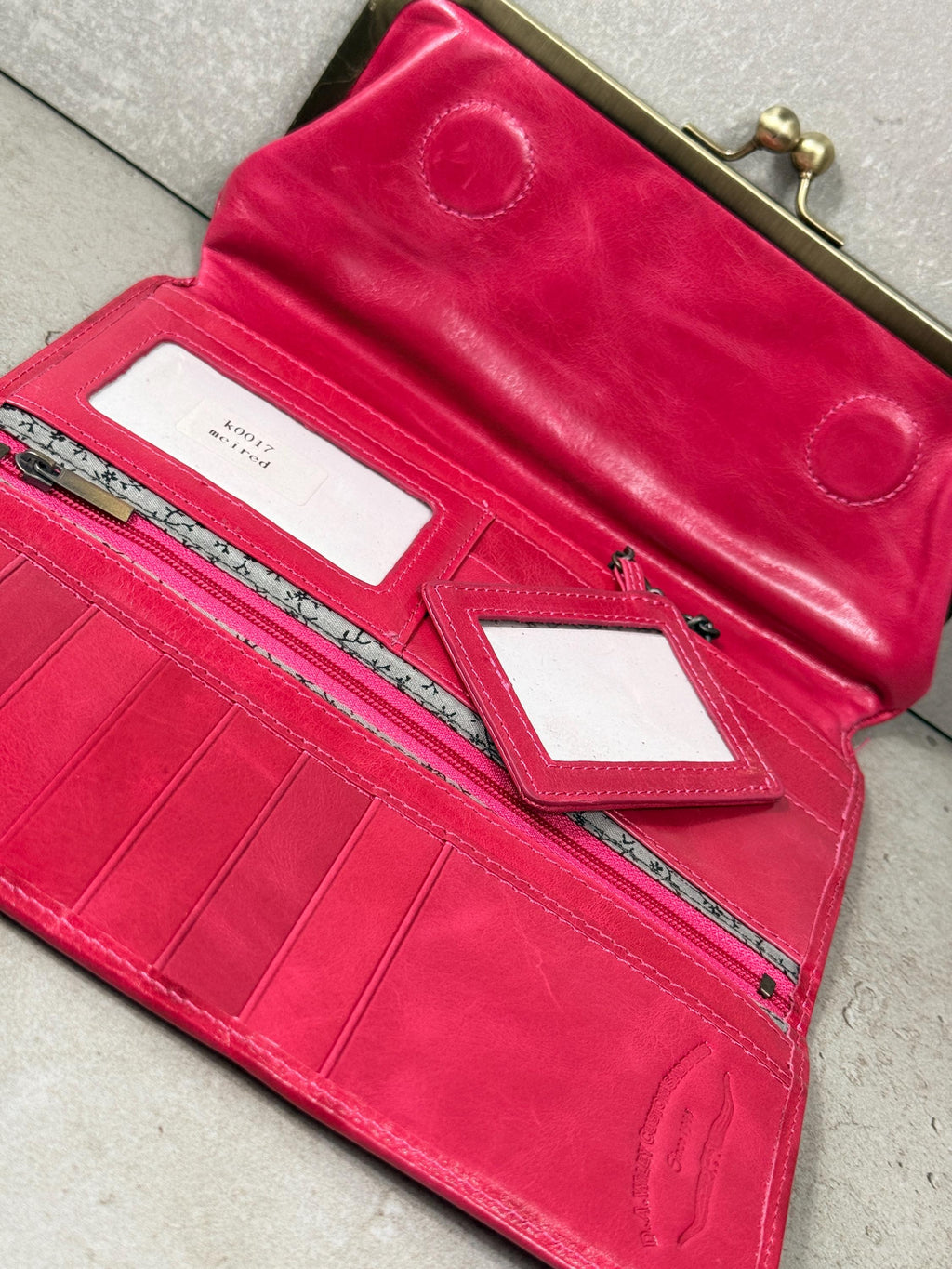 Handmade Leather Kiss Lock Wallet – Vintage Style Clutch Purse