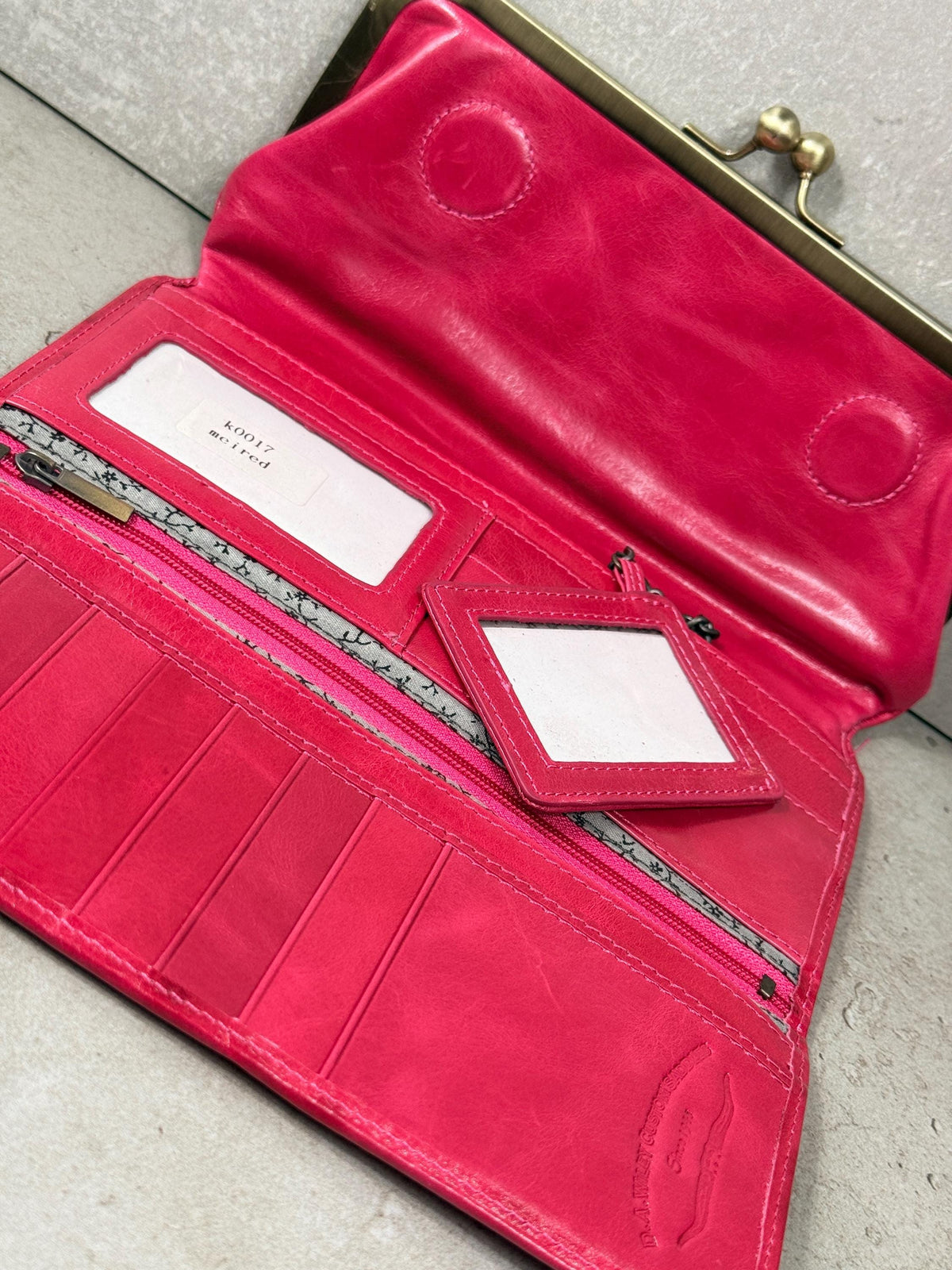 Handmade Leather Kiss Lock Wallet – Vintage Style Clutch Purse
