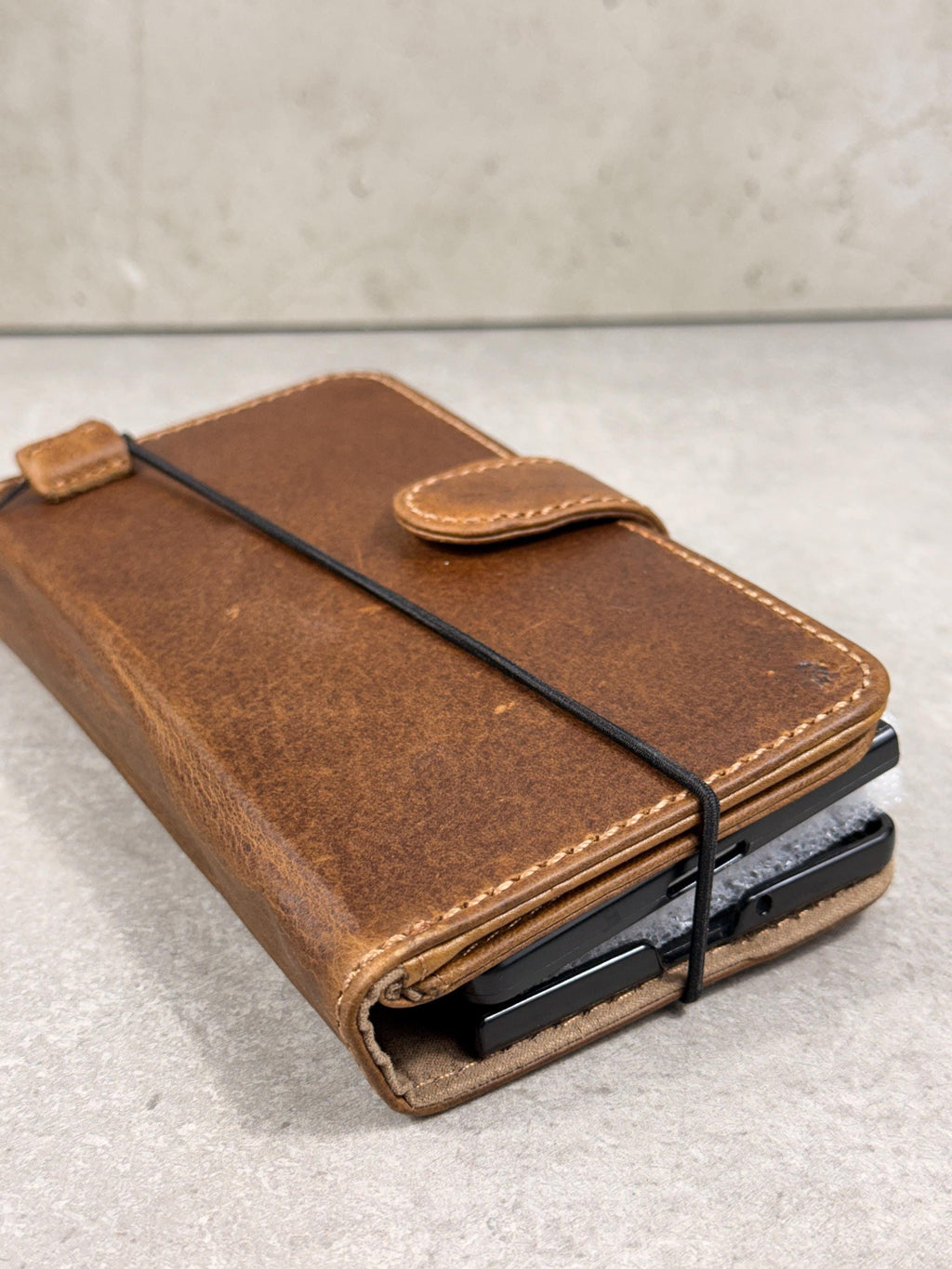 Genuine Leather Wallet Case: Vintage Book Style, Card Slots Motorola