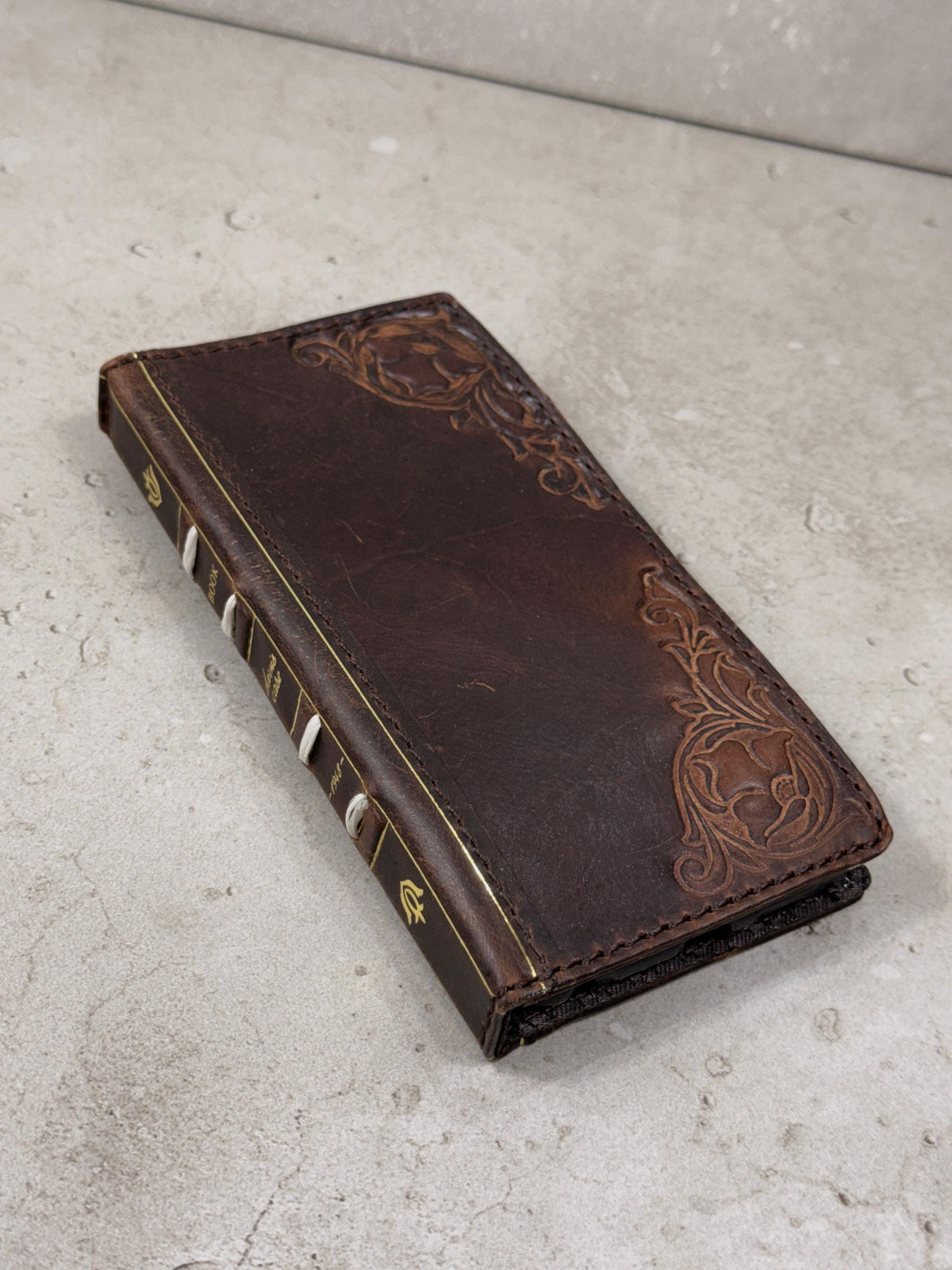 Vintage Leather iPhone 17 Wallet Case: Book Style, Card Slots