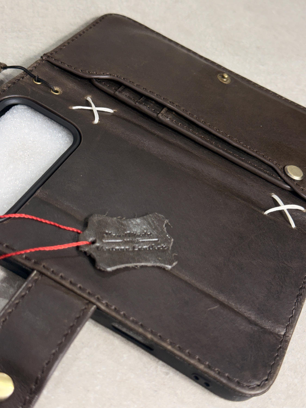 Handmade Leather Wallet Case for Google Pixel: Retro Card Holder with Zipper
