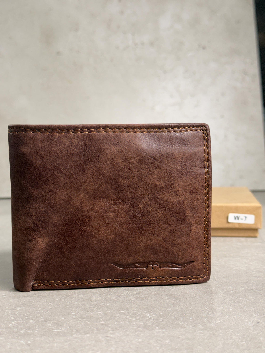 Leather wallet card slots  bill compartments thin design Hand-Stitched  Davidov art