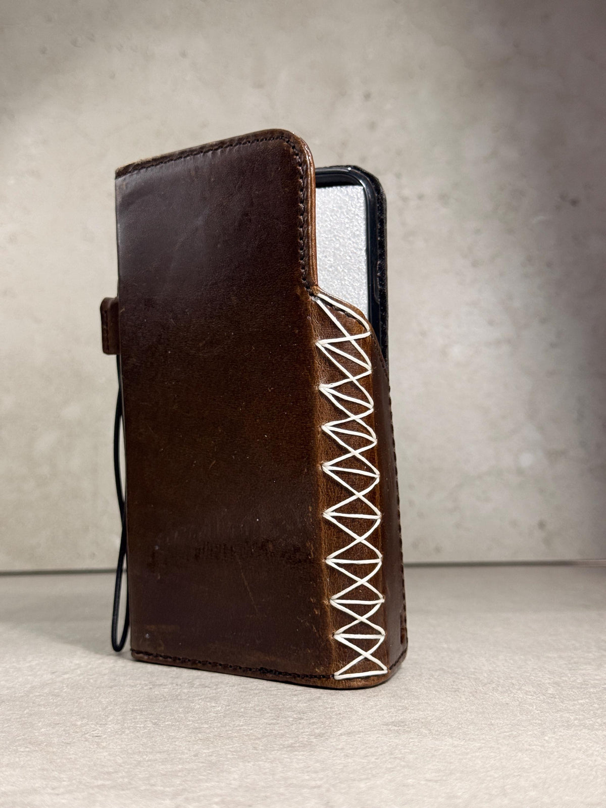 Genuine Leather iPhone Case: Ostrich Pattern, Vintage Book Style, Handcrafted Protection