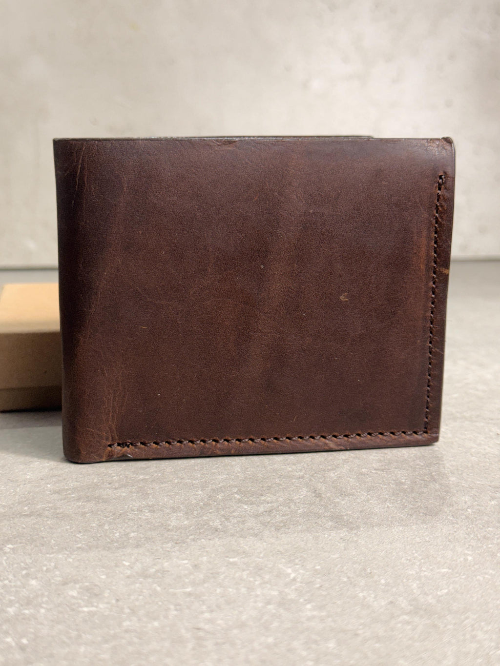 Slim Leather Wallet – Minimalist & Lightweight