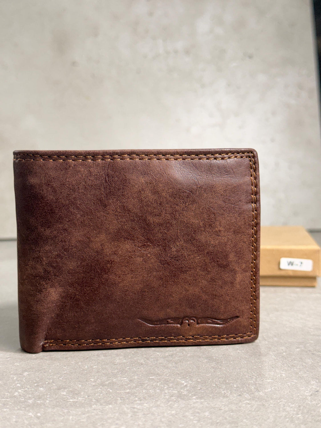 Leather wallet card slots  bill compartments thin design Hand-Stitched  Davidov art