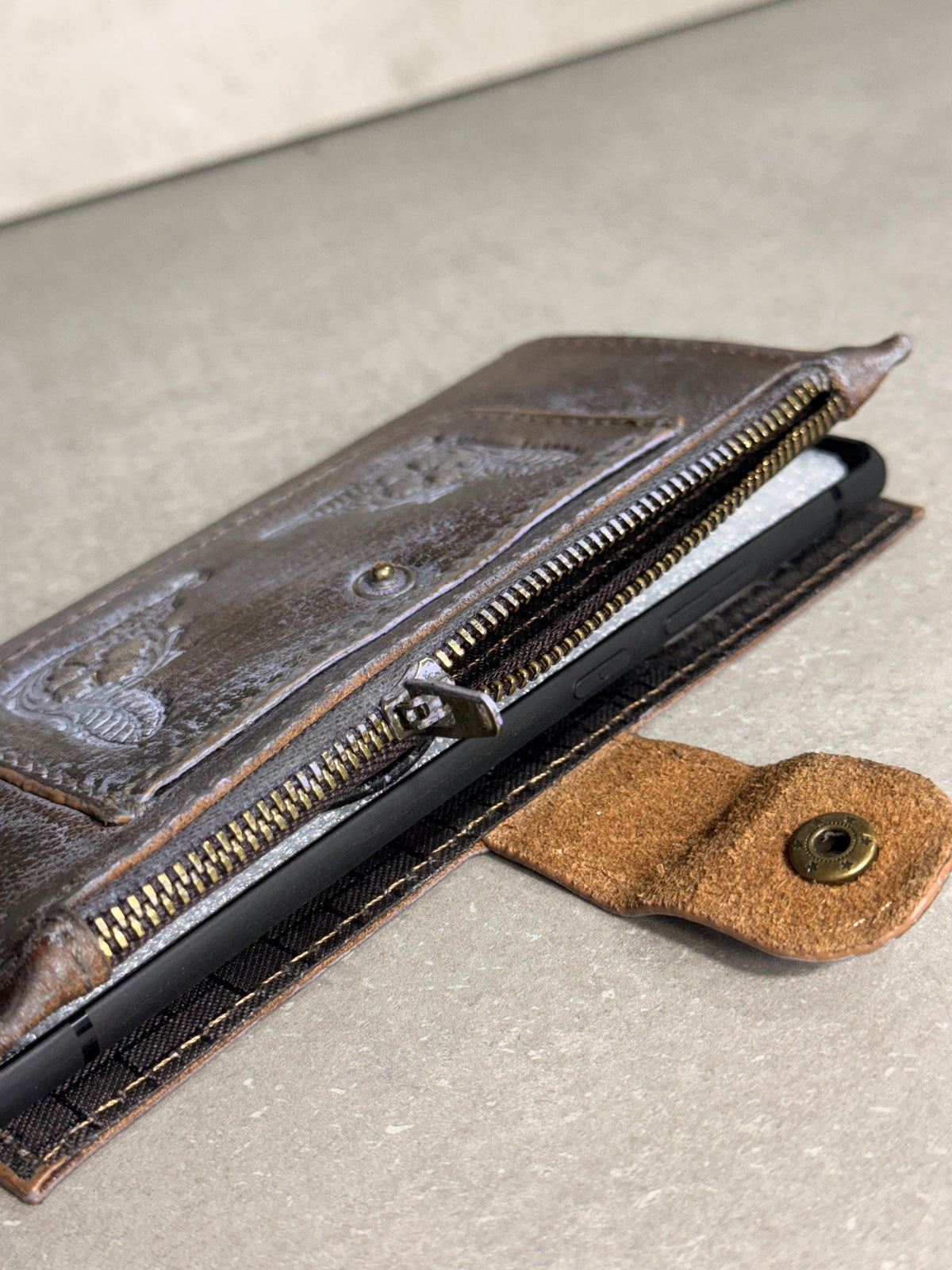 Genuine Leather Wallet Case: Vintage Book Style, Card Slots Motorola